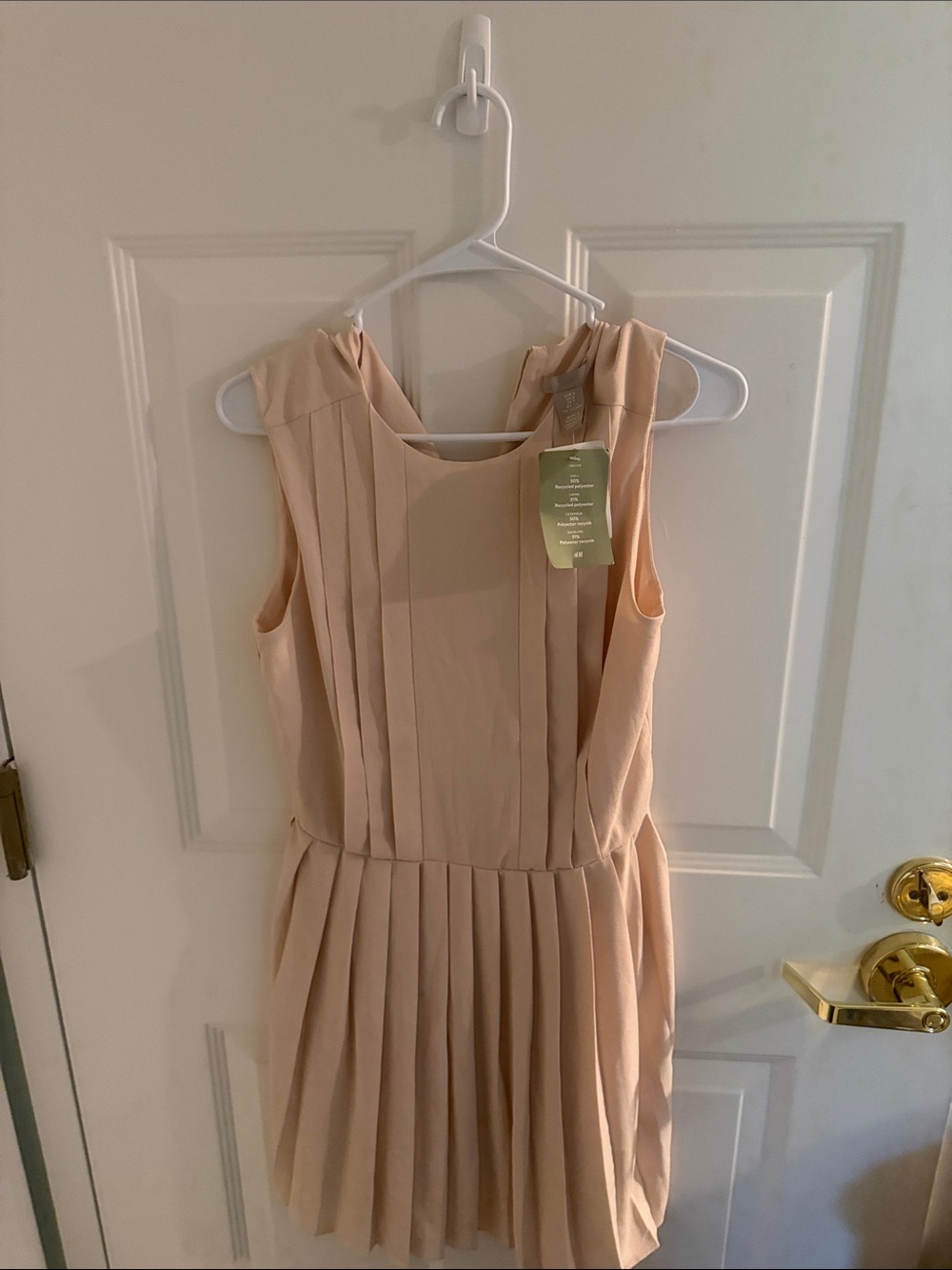 Womens’ Sleeveless Pleated Cream Dress
